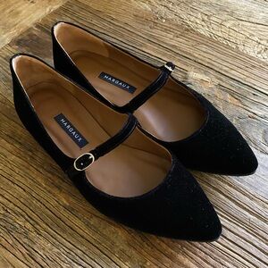 Discontinued GORGEOUS like-new Black VELVET gold hardware Margaux Mary Jane Flat
